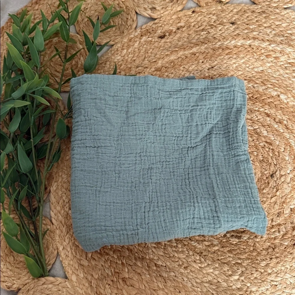 Soarwg Kids cotton Gauze Blanket in Sage.